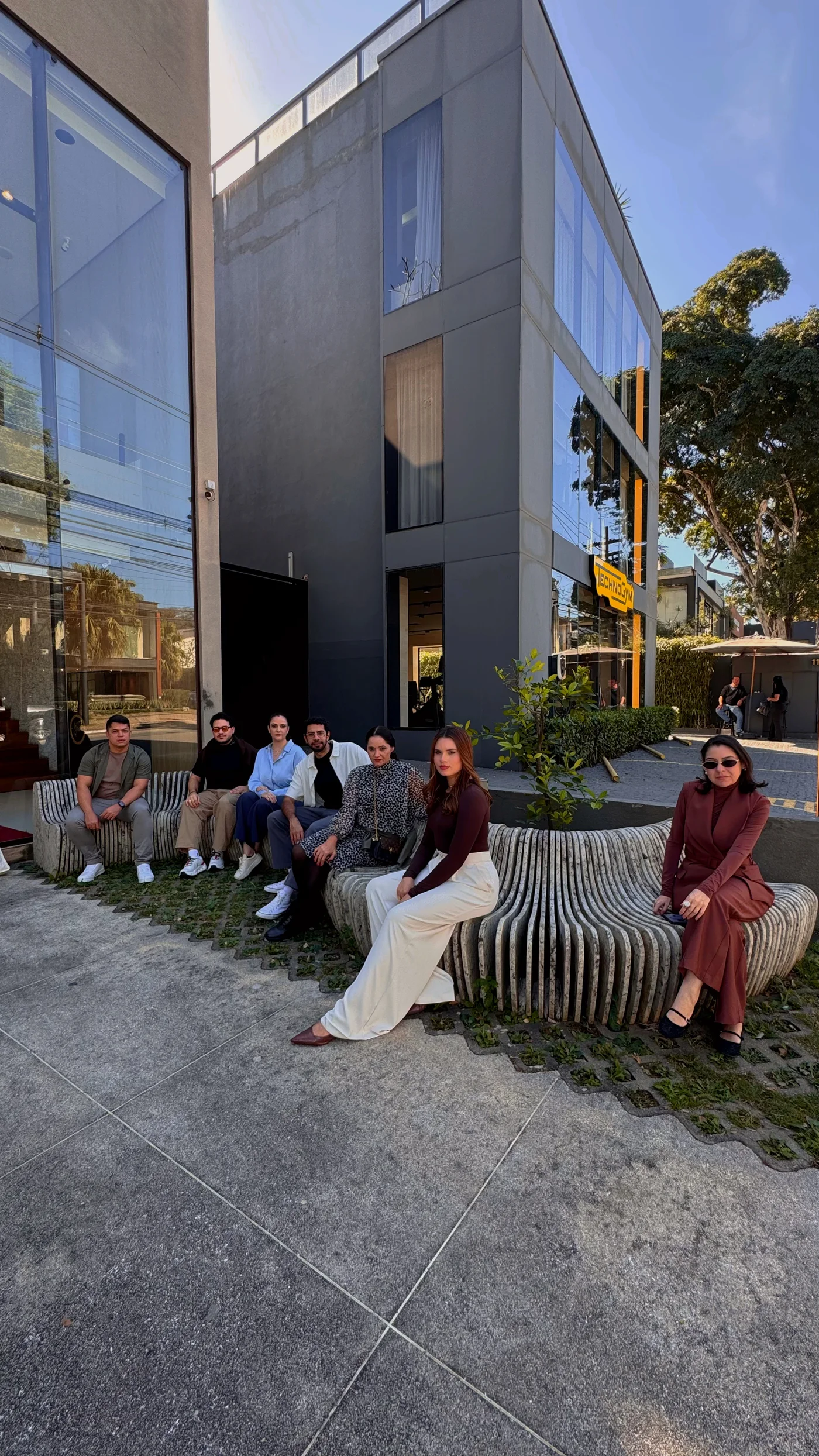 Grupo de arquitetos parceiros em visita a São Paulo